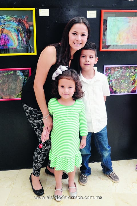 13042014 CONTENTOS.  Salma, Luciano y Romina.