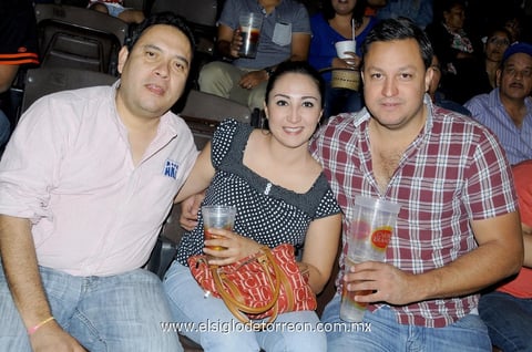 15042014 Paty, Rodrigo y Carlos.