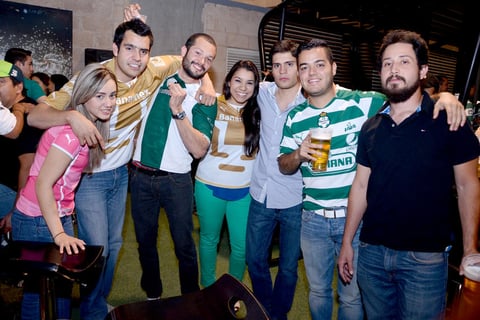 Tensy, Jorge, Carlos, Paola, Luis, Diego y Kike.
