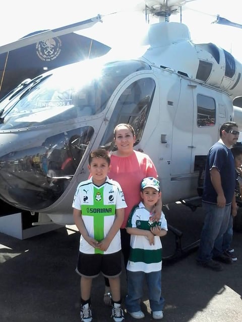 Santiago, Manuel y Alfa.