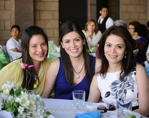 18042014 Andrea, Mary y Tatis.