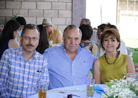 18042014 Fernando, Ángela, Moisés y Ángela.