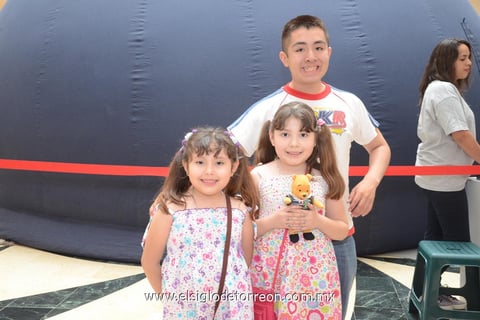 18042014 Antony, Isis y Daniela.