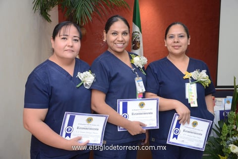 19042014 Cristina Rodríguez, Rosario García y Anastasia Reyes.