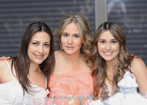 19042014 Paty, Pily y Angélica.