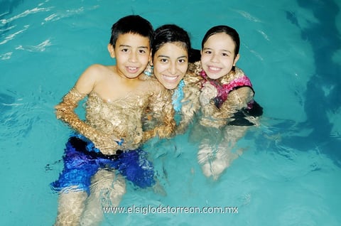 21042014 Juan José, Valeria y Fernanda.