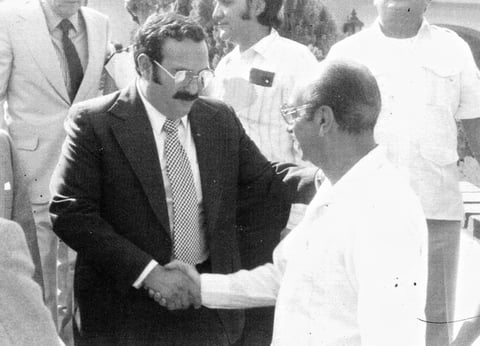 Recibiendo en campaña al Lic. José de las Fuentes Rodríguez (candidato a gobernador) y el Lic. Jesús Reyes.