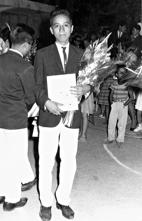Feliciano Soto Reyes el día de su graduación de primaria en junio de 1965