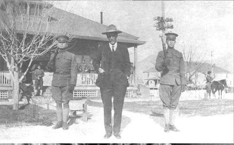 El despliegue de tropas norteamericanas en la frontera con Ciudad JuÃ¡rez fungiÃ³ como un decisivo apoyo tÃ¡cito del gobierno estadounidense para con el movimiento maderista.