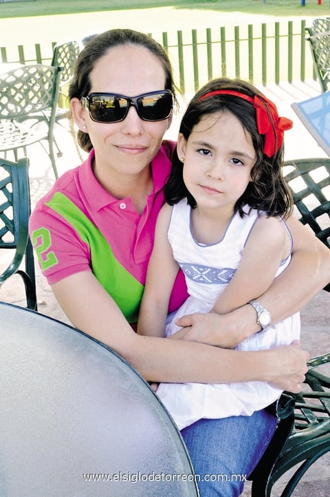 20042014 Fernanda y Marifer.
