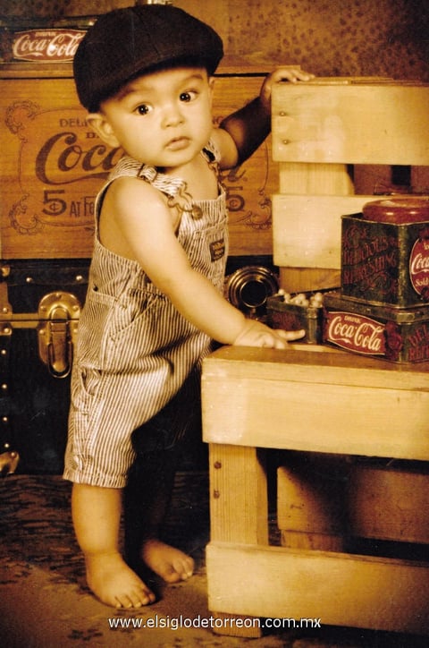 20042014 En estudio fotográfico, el pequeño Ulises López Martínez.
