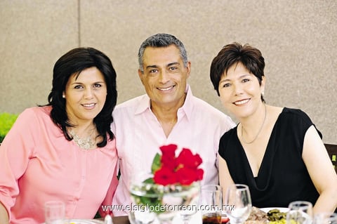 20042014 CONTENTOS.  Gerardo con Magda y Adriana.