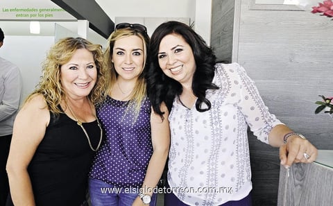20042014 Juanita, Karina y Vicky.