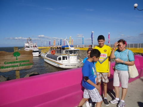 Roberto en visita familiar por el Puerto Salvador Allende de Managua Nicaragua