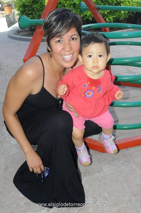23042014 Edna y Karla.