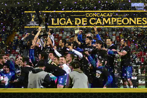 No más maldiciones, no más frustraciones en finales. Una vuelta olímpica que libera la rigidez en las piernas, en la mismísima casa del Diablo choricero, para coronarse en la Liga de Campeones de la Concacaf.