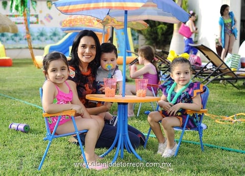 25042014 Isabela, Valentina, Marcelo y Claudia.