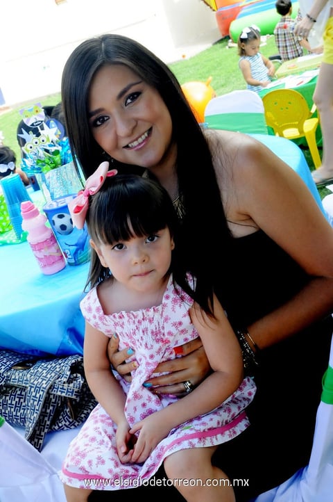 26042014 Cynthia y Sara.