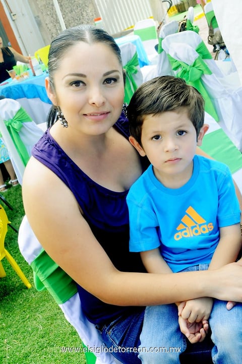26042014 Cynthia y Oscarín.