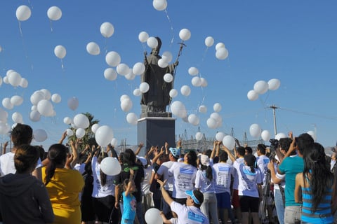 Con una carrera deportiva, celebraciones eucarísticas y emotivas expresiones de fe, La Laguna también se sumó a los actos en celebración de la canonización de Juan Pablo II, el llamado "Papa viajero".