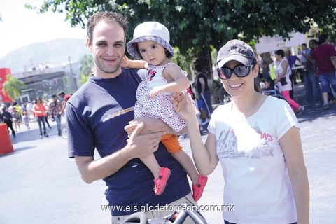 27042014 Israel, África y Claudia.