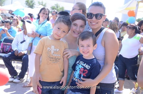 28042014 Ana, Alex, Emiliano y Paola.