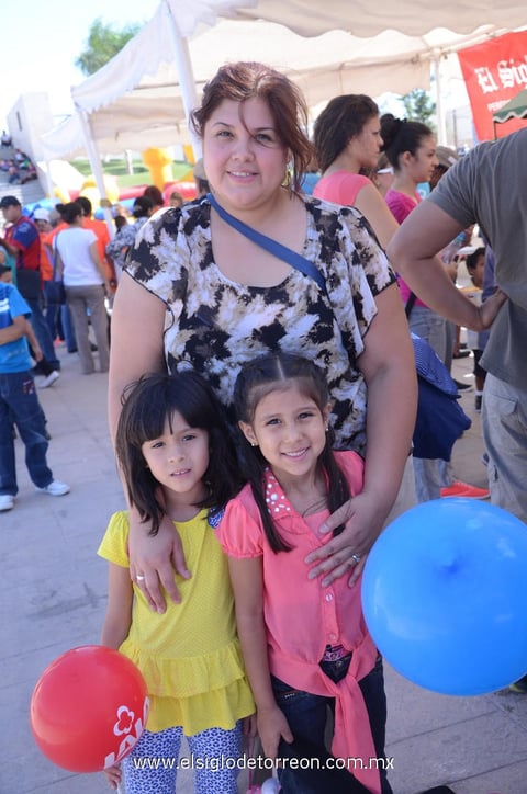 28042014 Romina, Arlette y Berenice.