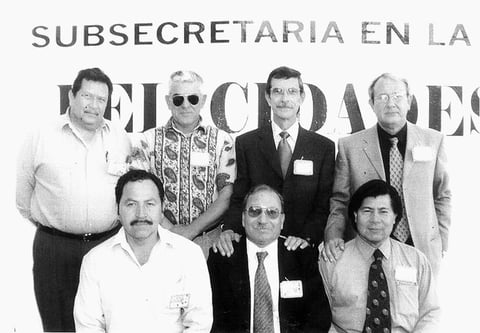 Pedro Vázquez Rendón, Gerardo Mací­as Meza, Alfonso Moreno, Fermín Cuéllar de Santiago, Fortunato González y Salomé Esquivel de la Cruz en un evento de la SEP, el 15 de mayo de 2004.