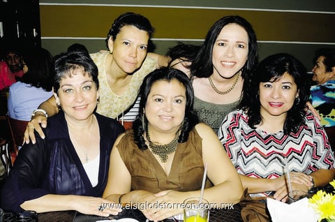 27042014 Rocío Gamboa, Linda Guijarro, Laura Ramírez, Marisa Mejía y Cecilia Romo.