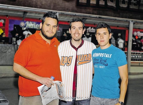 28042014 AFICIONADOS AL BEIS.  Poncho, Rodrigo y Mario.