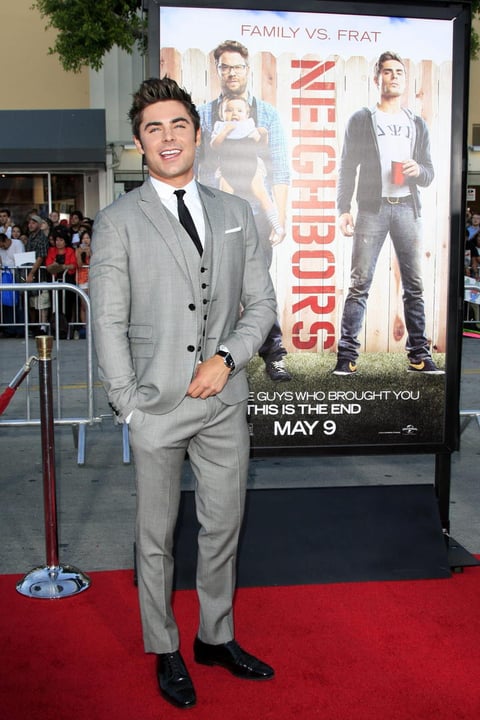 El actor Zac Efron, estrenó su nueva película Neighbors en Estados Unidos, en una ceremonia a la que acudió el elenco de la cinta, así como otras celebridades.