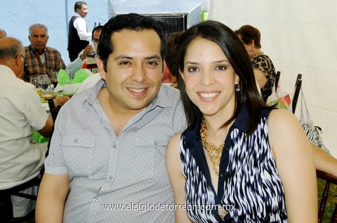 29042014 Salvador y Aurora.