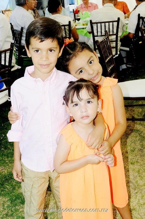 29042014 Gabriel, Renata y Camila.
