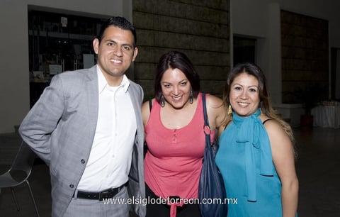 29042014 Rubén, Gaby y Ana.