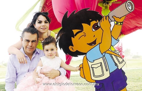 30042014 CUMPLE AñOS . La pequeña Adira en compañía de sus papás, Omar y Silvia.