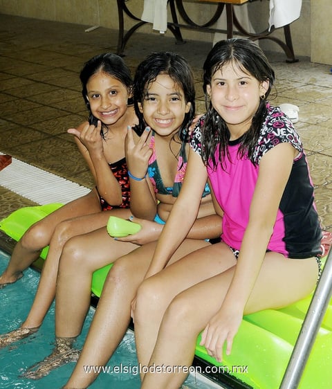 30042014 Melissa, Melissa, Victoria y Marcia.