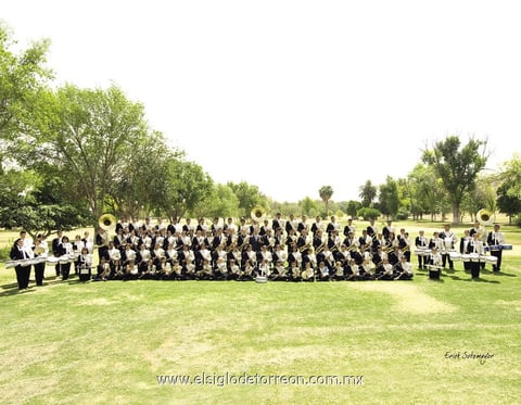 04052014 Banda de Música del Instituto Gómez Palacio participó de manera destacada en uno de los desfiles iluminados más grandes de los Estados Unidos el pasado 26 de abril en la ciudad de San Antonio, Tx.- Érick Sotomayor Fotografía