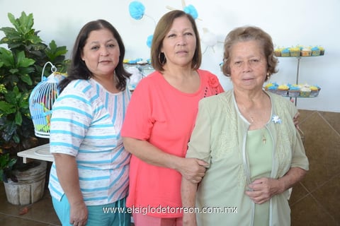 Carmen, Hilda y Consuelo.