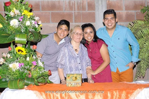 Sra. María Inés y todos sus familiares disfrutaron una linda y divertida tarde.