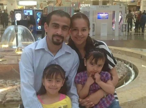 Christian y Yuliana con Alessandra y Camila.