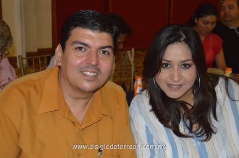 08052014 Hipólito Yáñez y Claudia Hernández.