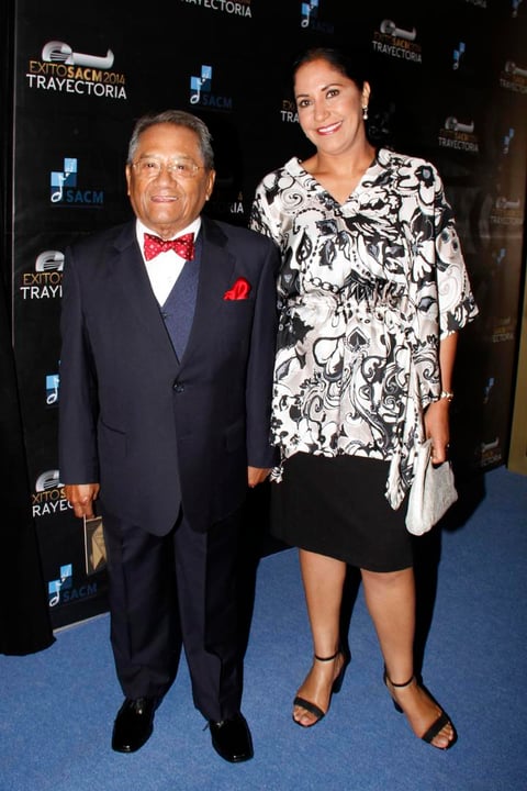 Armando Manzanero y Laura Elena Villa también acudieron a la premiación de la SACM.