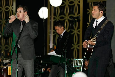 Entre los invitados musicales Julio Ramírez y Leonel García ambientaron a los asistentes.