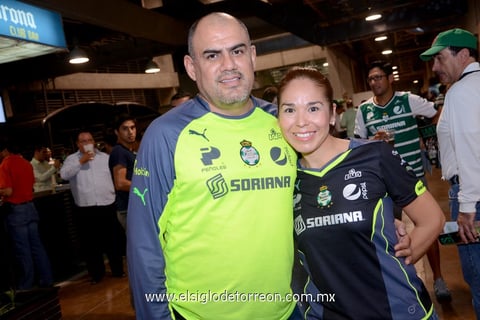 09052014 SANTISTAS.  Heriberto y Ely.