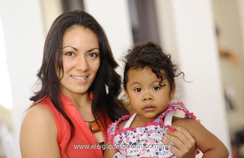 10052014 Bertha y Ana Camila.