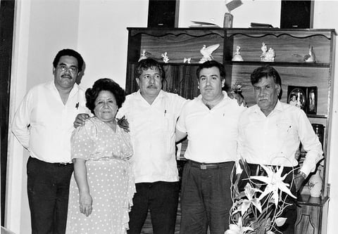 Felipe Reyes, Ana María Vázquez, Gustavo Torres (f), Carlos Enríquez (f) y Ramiro Vázquez (f).