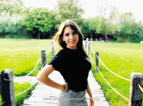 11052014 La familia Rodríguez Chávez celebró con gran agrado el cumpleaños número quince de la Srita. Laura Elena Rodríguez Chávez el pasado 30 de abril, quien rodeada de familiares y amigos disfrutó tan emotivo evento.