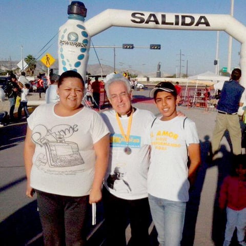 Sayra, Señor Obispo José Guadalupe Gaván y Jeancarlo.