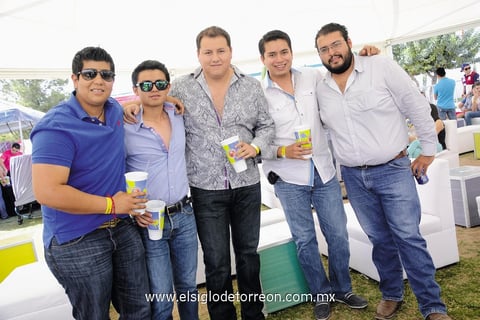 15052014 SE DIVIERTEN.  Jorge, Eri, Ricardo, Omar y Francisco.