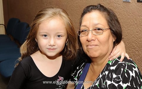 16052014 Camila y Consuelo.